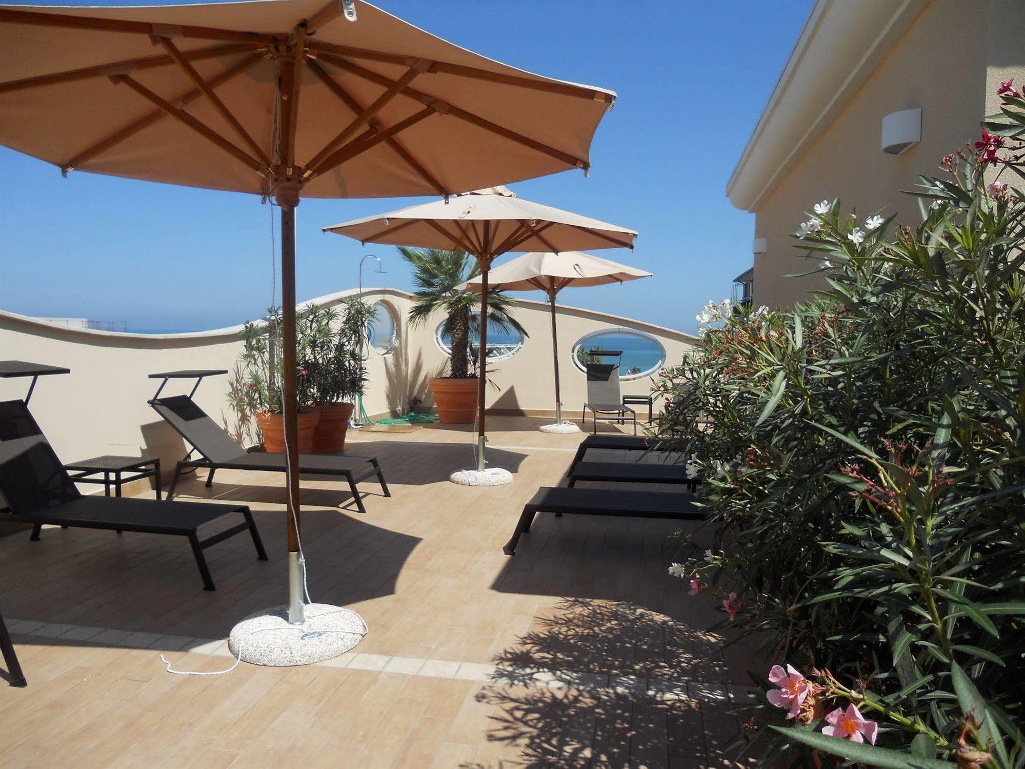 الشقق الفندقية غْروتّامّاريفي  Relais Concorde المظهر الخارجي الصورة